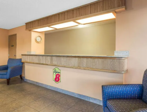 Super 8 by Wyndham LaGrande hotel detail image 3