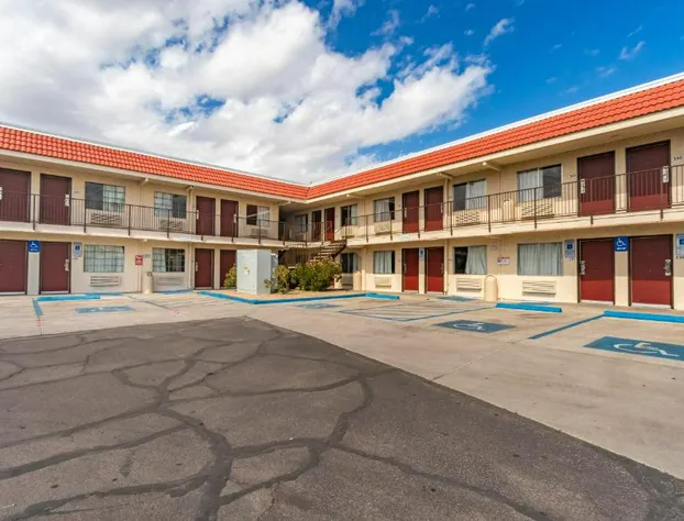 Red Roof Inn Phoenix - Midtown hotel detail image 3
