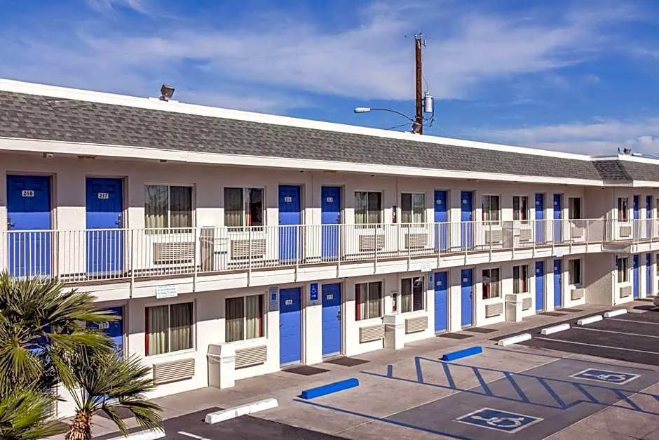 Motel 6 Phoenix, AZ - Airport - 24th Street hotel hero