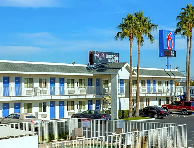 Motel 6 Phoenix, AZ - Airport - 24th Street hotel detail image 4