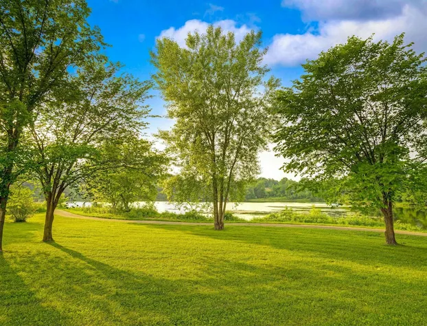 Super 8 by Wyndham Chaska hotel detail image 2