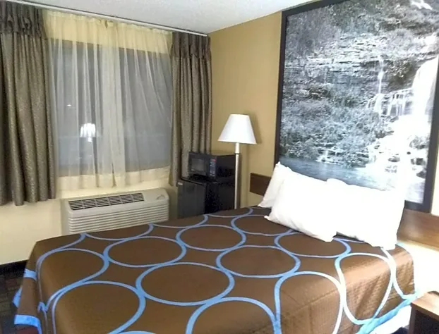 Super 8 by Wyndham Boonville hotel detail image 2