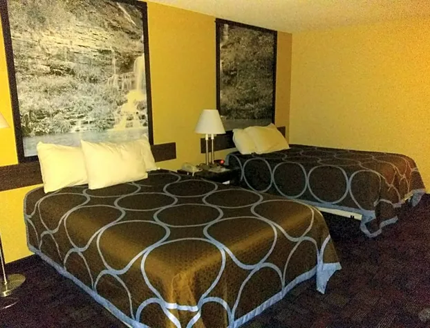 Super 8 by Wyndham Boonville hotel detail image 3