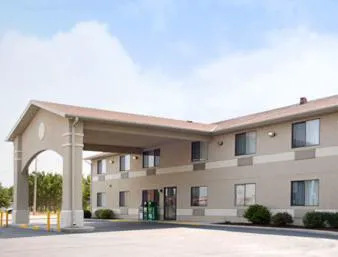 Super 8 by Wyndham Park Rapids hotel detail image 1