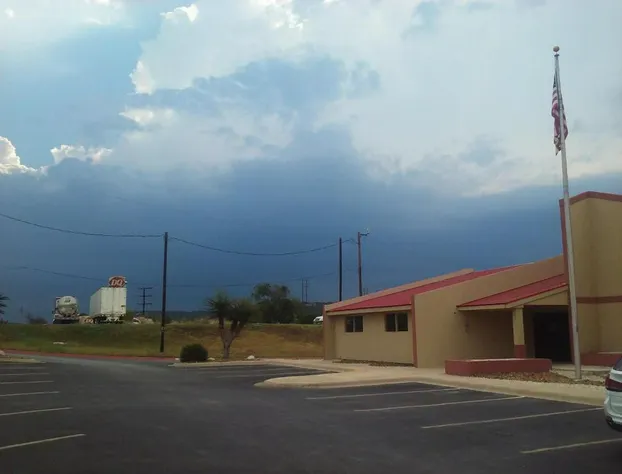 Super 8 by Wyndham Kerrville TX hotel detail image 4