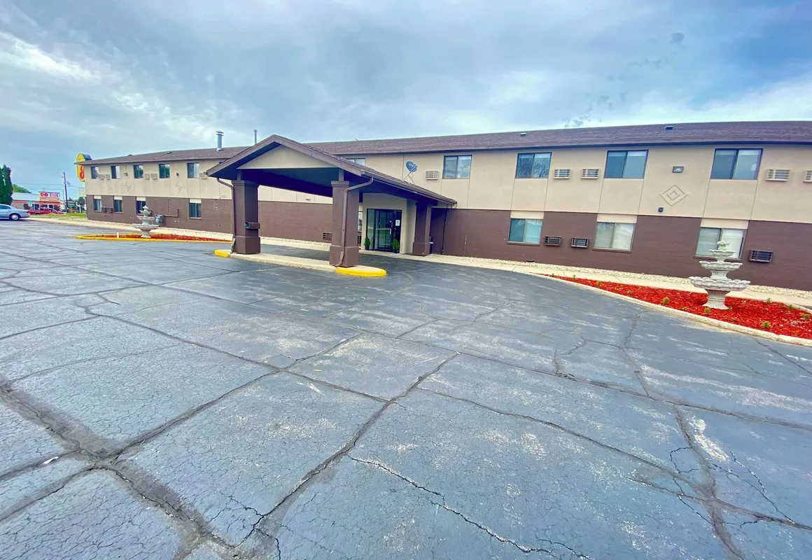 Baymont by Wyndham Oshkosh Airport hotel hero