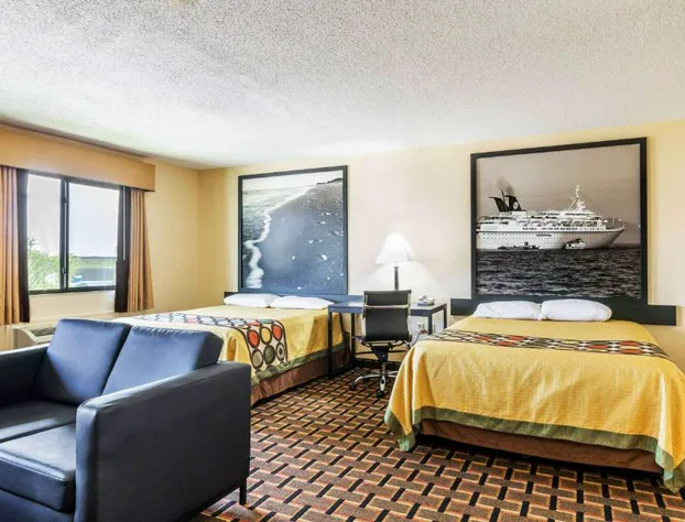 Super 8 by Wyndham League City/Kemah Area hotel detail image 3