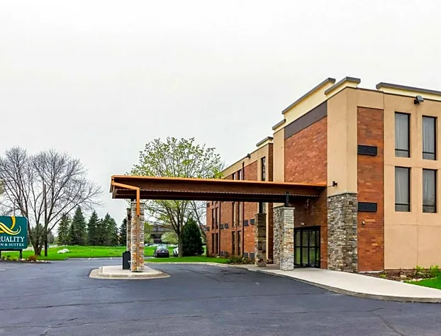 Quality Inn & Suites Arden Hills - Saint Paul North hotel detail image 1