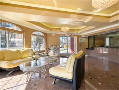 Super 8 by Wyndham Los Angeles Downtown hotel detail image 1