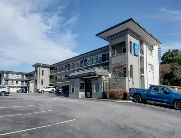 Motel 6 Atlanta, GA - Midtown hotel detail image 1