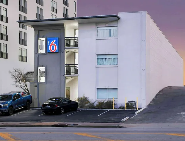 Motel 6 Atlanta, GA - Midtown hotel detail image 1