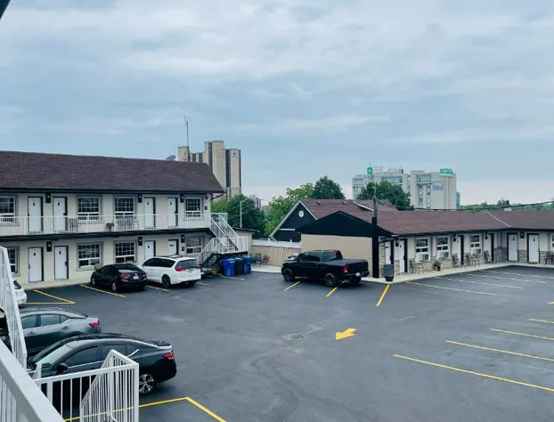 Falls Lodge by the Falls hotel detail image 1