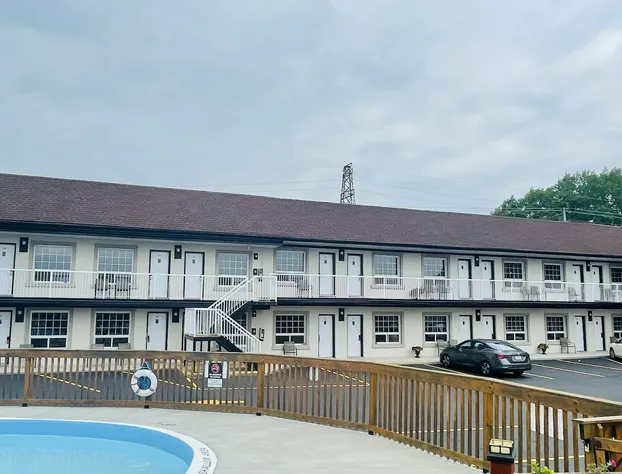 Falls Lodge by the Falls hotel detail image 1