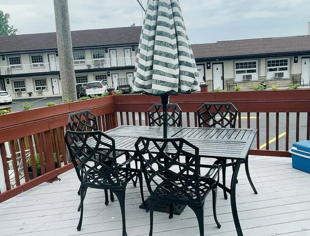 Falls Lodge by the Falls hotel detail image 4