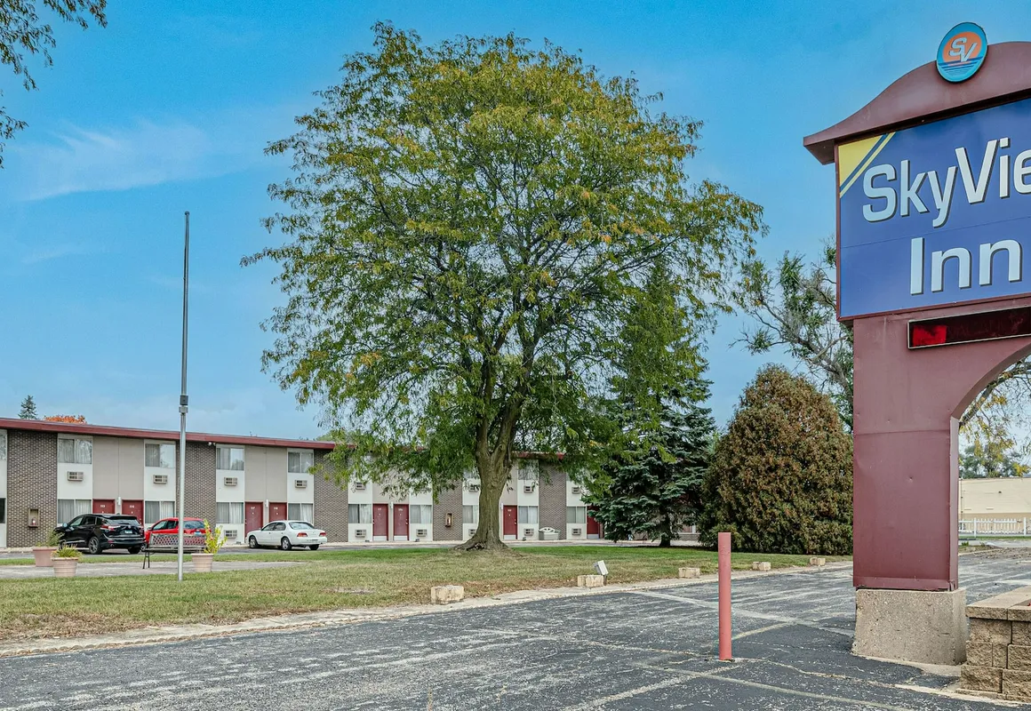 Skyview Inn hotel hero