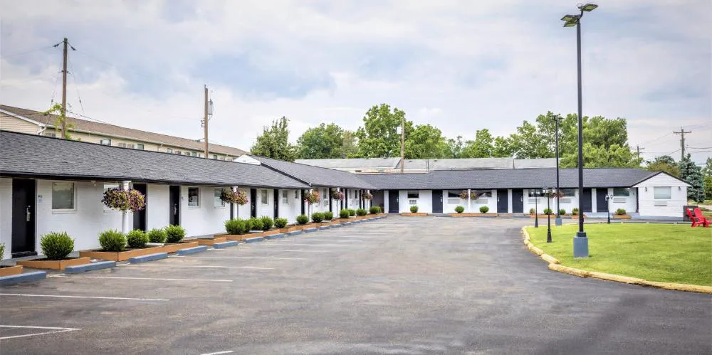 Butler Inn hotel hero