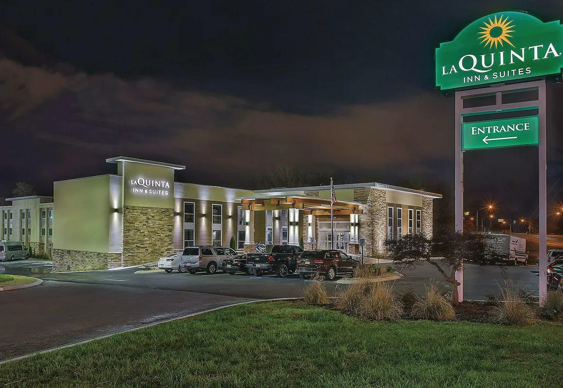 La Quinta Inn & Suites by Wyndham Chattanooga - East Ridge hotel hero