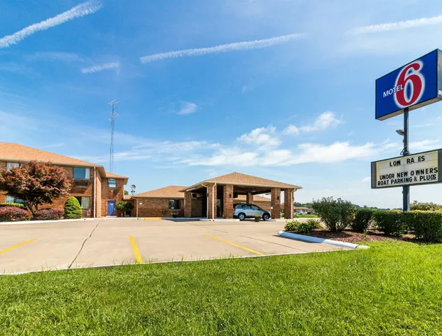 Motel 6 Marion, IL hotel detail image 1