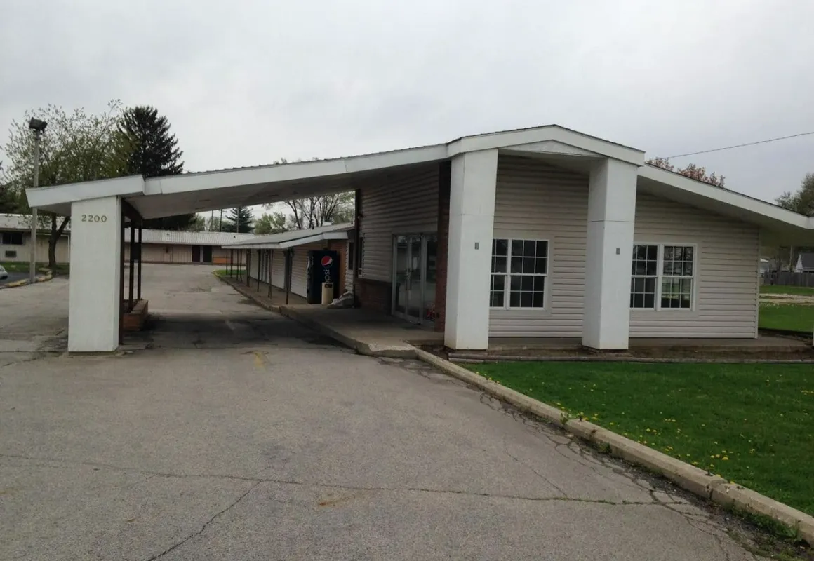 Economy Inn Lafayette hotel hero