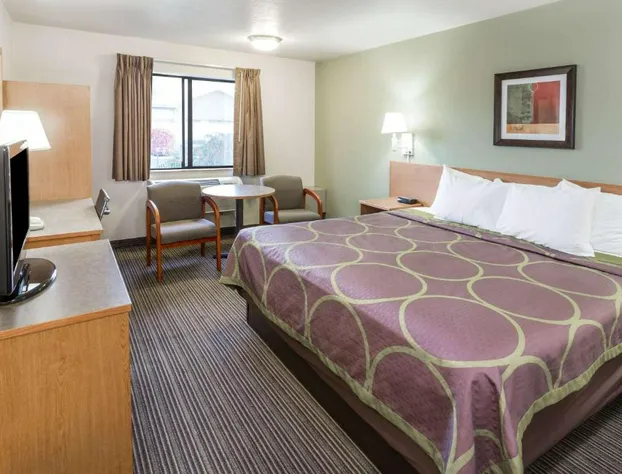 Super 8 by Wyndham Bend hotel detail image 4