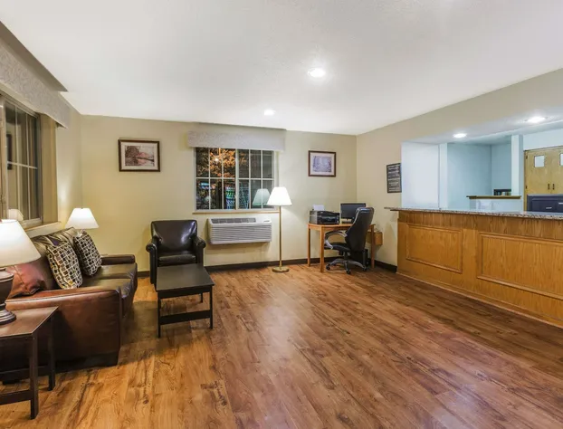 Super 8 by Wyndham East Stroudsburg/Poconos hotel detail image 2