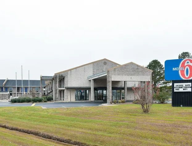 Motel 6 Kenly, NC hotel detail image 4