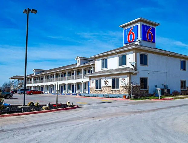 Motel 6 Rhome, TX hotel detail image 1