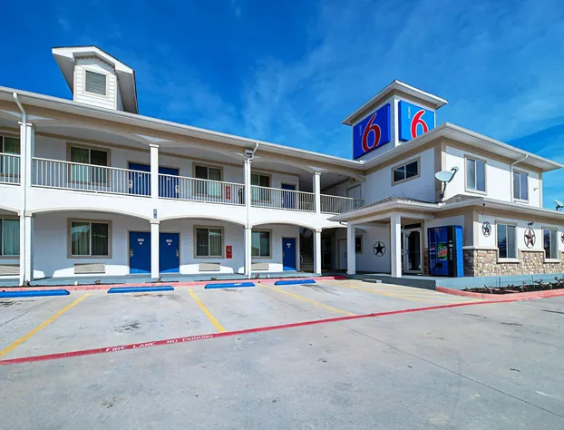 Motel 6 Rhome, TX hotel detail image 3