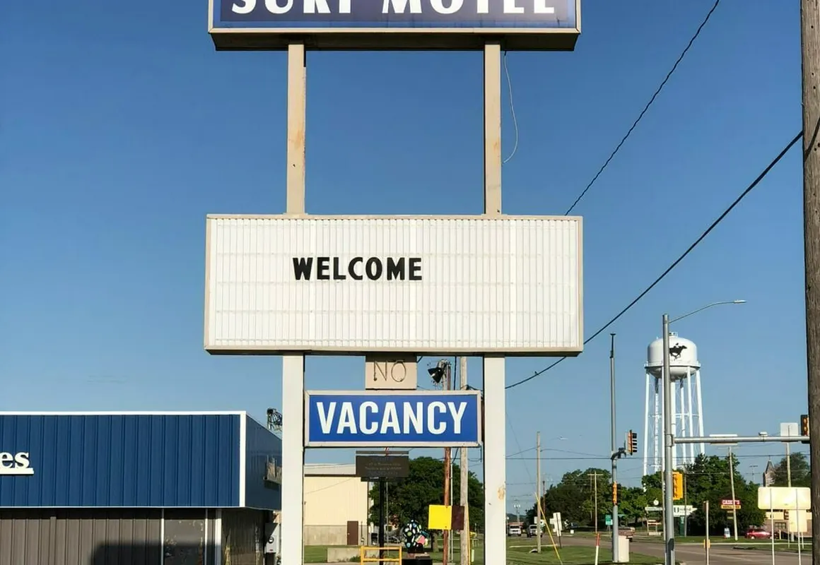 Capital O Marysville Surf Motel Kansas hotel hero