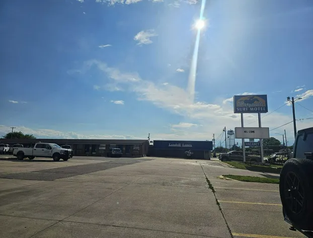 Capital O Marysville Surf Motel Kansas hotel detail image 3