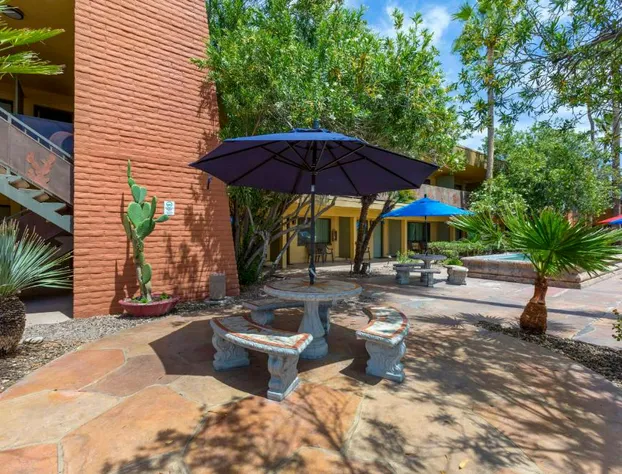 Best Western Royal Sun Inn & Suites hotel detail image 4