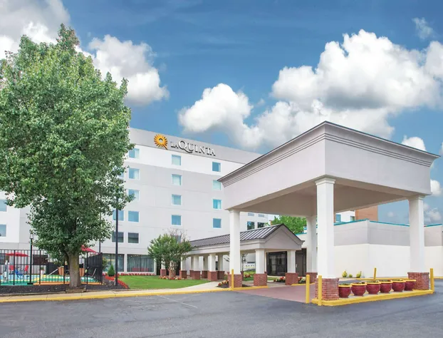 La Quinta Inn & Suites by Wyndham DC Metro Capital Beltway hotel detail image 2