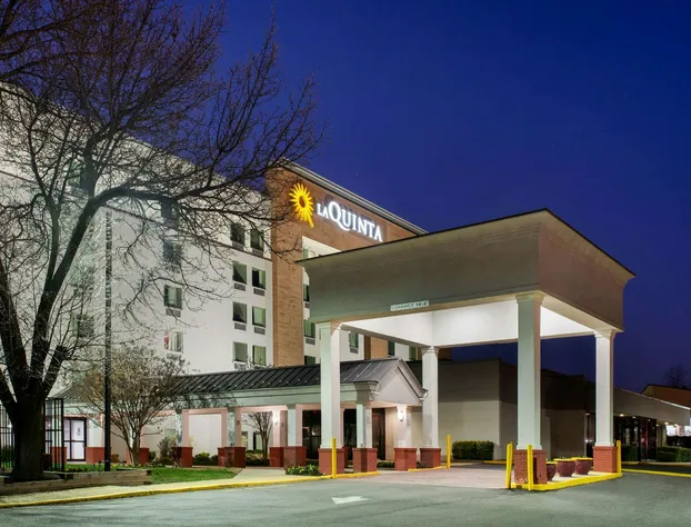 La Quinta Inn & Suites by Wyndham DC Metro Capital Beltway hotel detail image 4