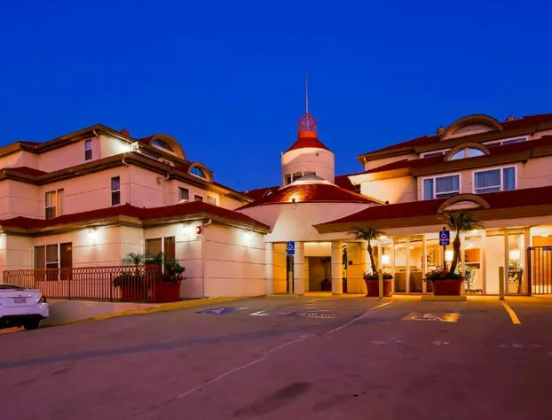 Best Western Plus Suites Hotel Coronado Island hotel detail image 1