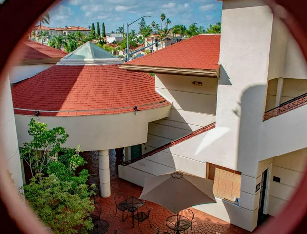 Best Western Plus Suites Hotel Coronado Island hotel detail image 2