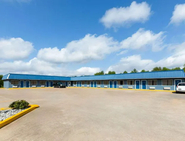 Super 8 by Wyndham Buffalo hotel detail image 1