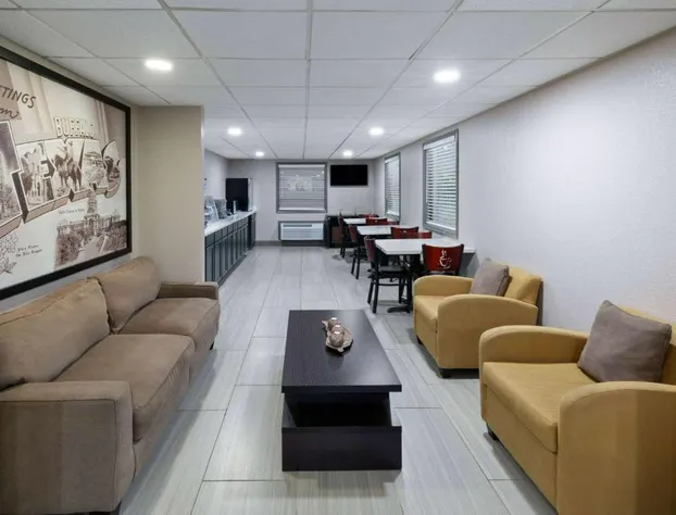 Super 8 by Wyndham Buffalo hotel detail image 4