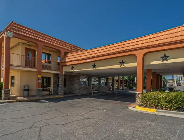 Super 8 by Wyndham El Paso Airport hotel detail image 2