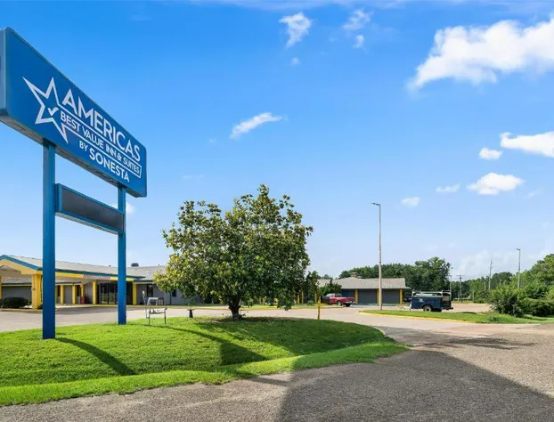 Americas Best Value Inn and Suites Aberdeen hotel detail image 1