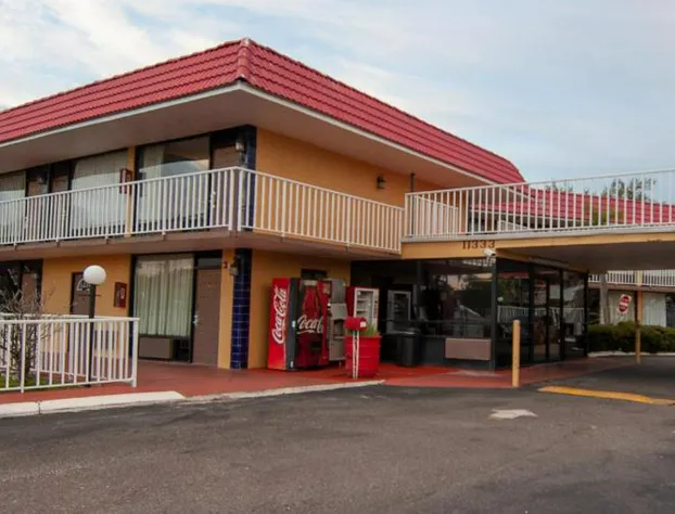 Express inn and suites hotel detail image 1