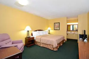 Americas Best Value Inn Iola hotel detail image 1