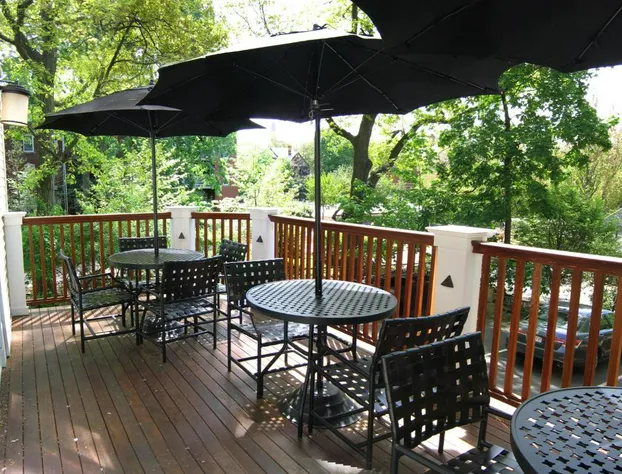 Longwood Inn hotel detail image 4