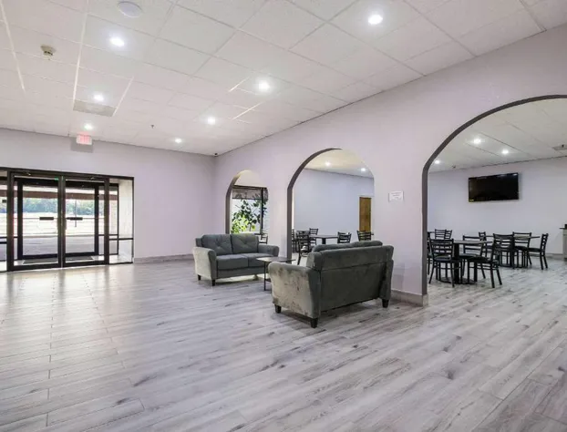 Quality Inn Grayville hotel detail image 4