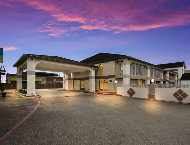 SureStay Hotel by Best Western Deer Park hotel detail image 1