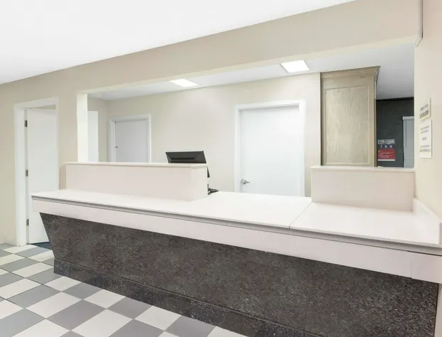 Super 8 by Wyndham Hattiesburg South hotel detail image 3