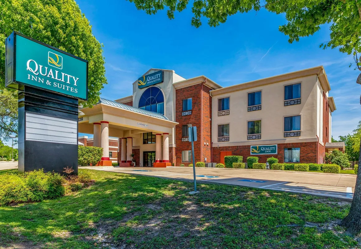 Quality Inn & Suites Lampasas hotel hero