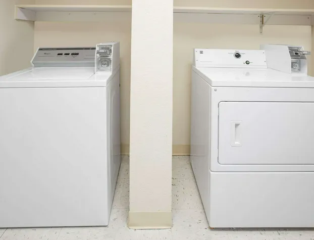 Super 8 by Wyndham Davenport hotel detail image 2