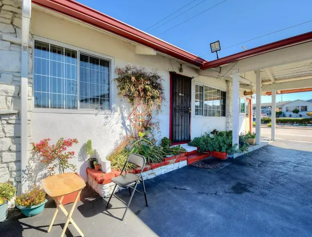 Bayside Inn hotel detail image 3