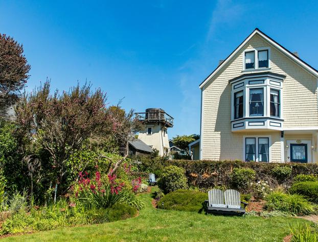 Headlands Inn Bed & Breakfast hotel detail image 1