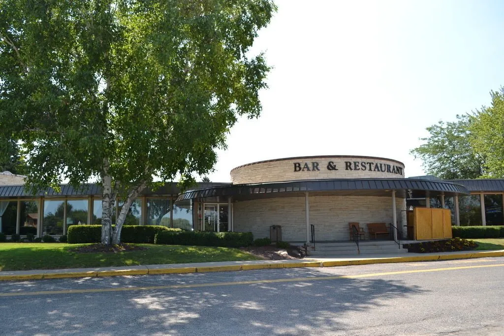 Fairway Inn & Suites hotel hero